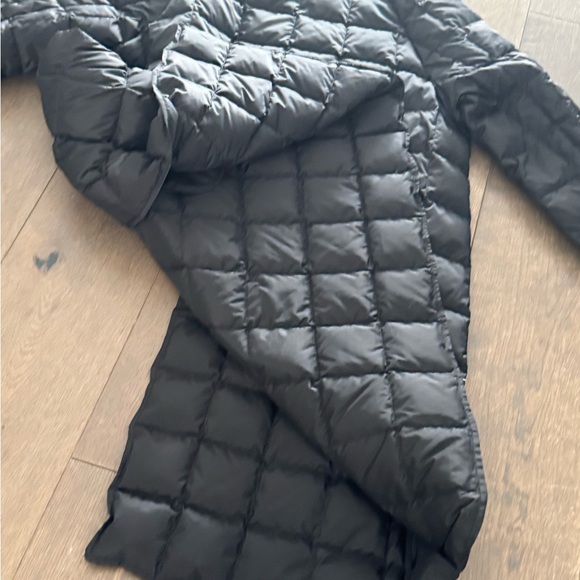 Theory Black Puffer Jacket with large detachable scarf. - Picture 12 of 14
